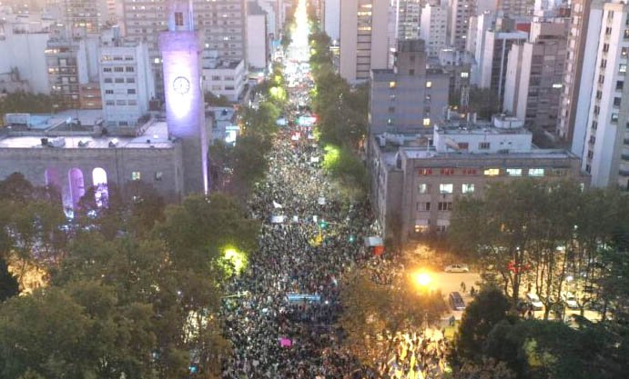 Masivo reclamo contra el desfinanciamiento a las universidades, con duras críticas a Milei