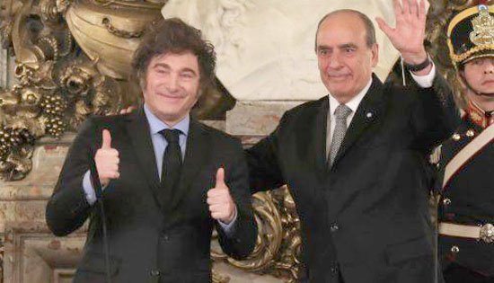 La amenaza del Gobierno si avanza la reforma de la movilidad jubilatoria: "Habrá recortes de todo tipo"