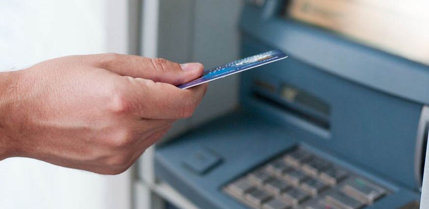 Desde diciembre, se cerraron más de 330 mil cuentas sueldo en bancos privados y públicos