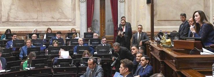 Los senadores dieron marcha atrás con el aumento de sus dietas