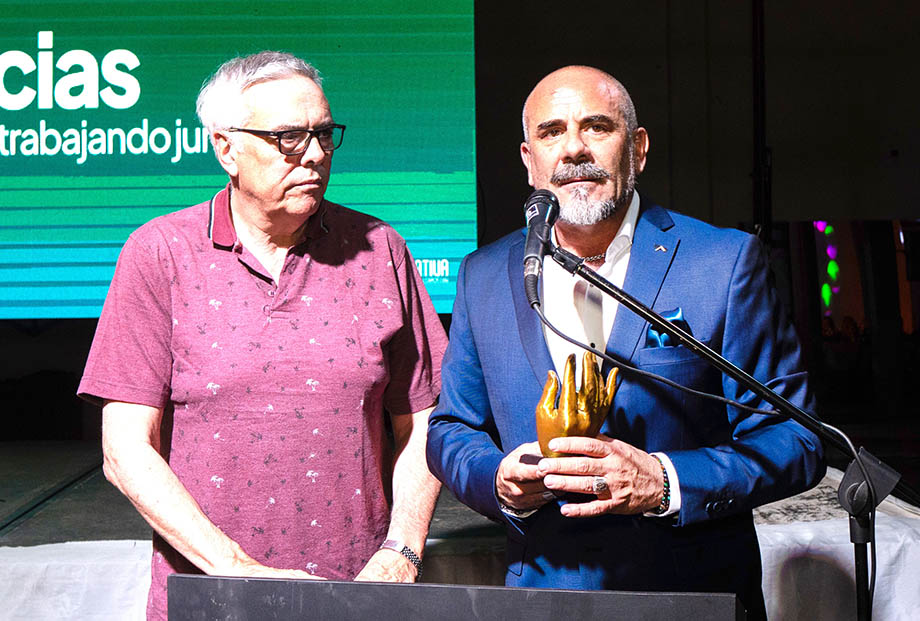 Primera  entrega de los reconocimientos «Julio César  Stoppani»