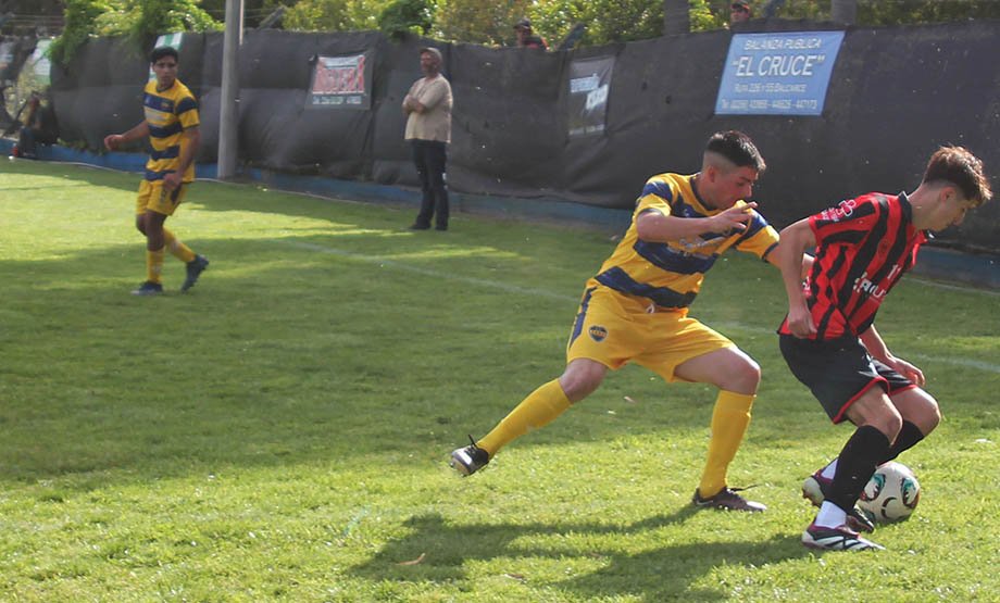 Boca Juniors dio un gran paso al golear a San Manuel