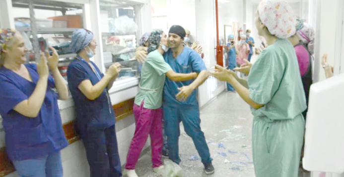 Emotivo homenaje al médico y bombero balcarceño Gonzalo Castrillo por su labor en el operativo de rescate en Villa Gesell