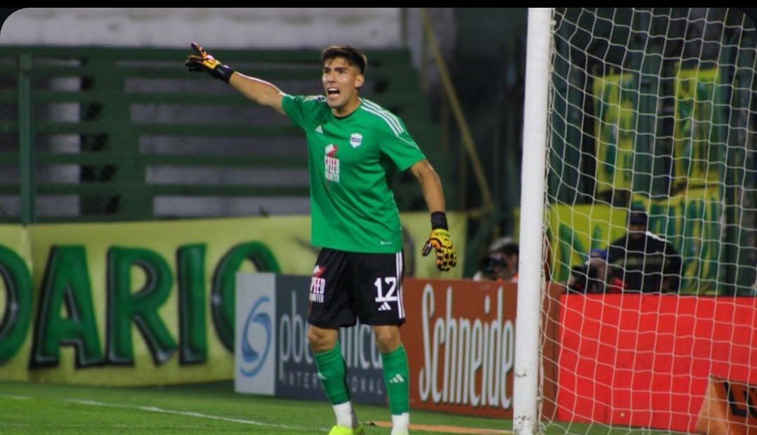 Nahuel Manganelli debutó en Riestra y cumplió un gran sueño