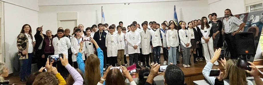 El Club Rotario Balcarce Cerrito entregó  medallas al Mejor Compañero del nivel primario
