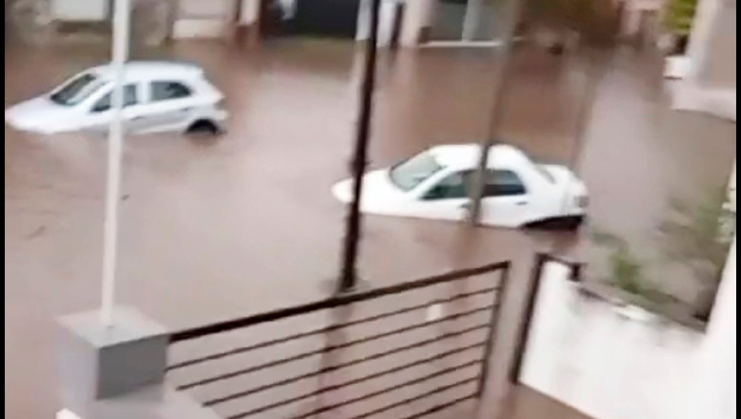 Temporal: las calles de la  ciudad se convirtieron en ríos