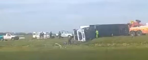 Vuelco fatal de un camión en la Ruta 2: falleció el chofer