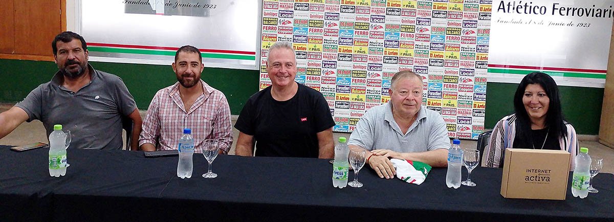 Gustavo Galera fue presentado como entrenador de Ferroviarios