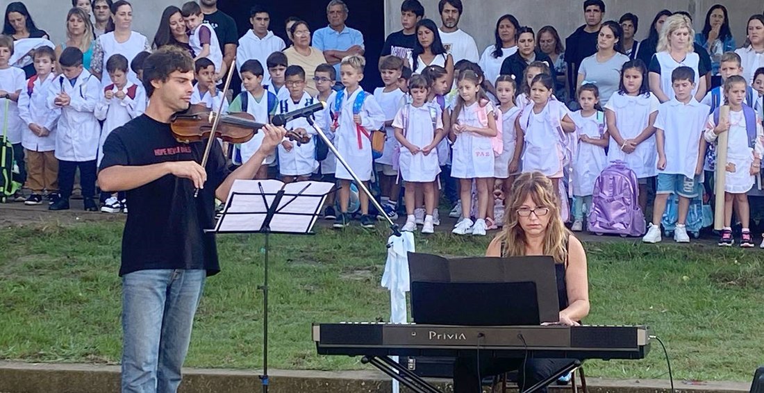 Emotivo acto por el inicio del ciclo lectivo en la Escuela Primaria Nº 6