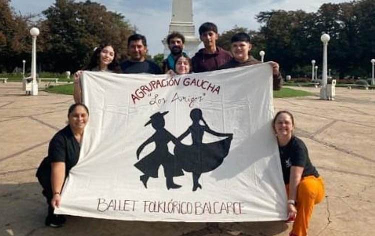 Premiada participación de Ballet Los Amigos  en Certamen Folklórico Nacional
