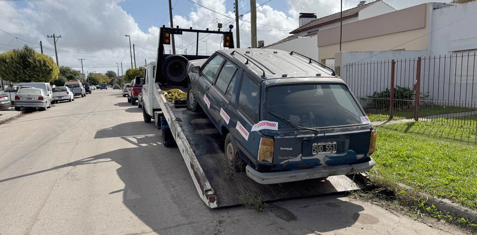 El Municipio comenzó con el retiro de vehículos abandonados en la vía pública