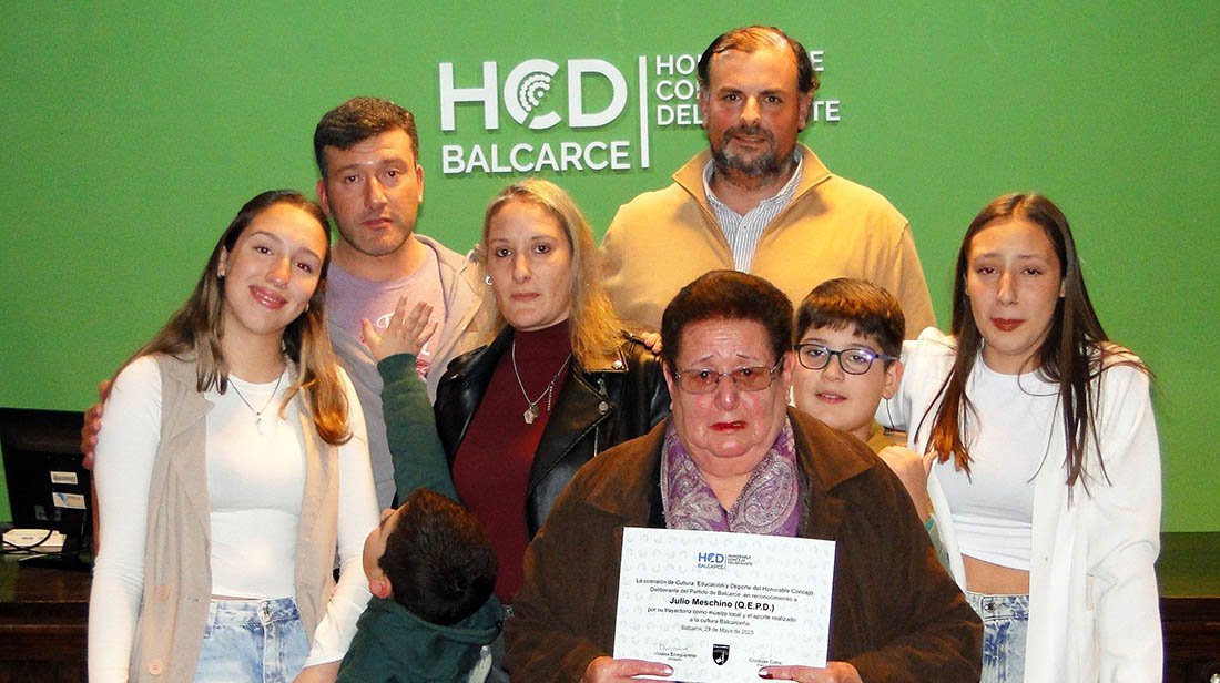 Emotivo homenaje a artistas que hicieron historia en la música
