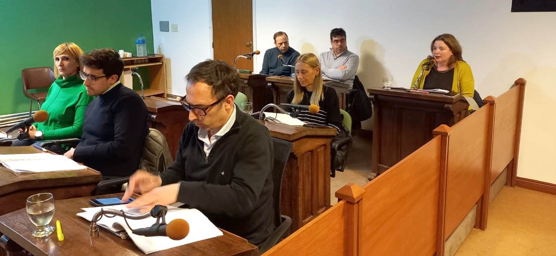El incendio en el Geriátrico "Pinto" desató un intenso debate y fuertes cuestionamientos al Ejecutivo
