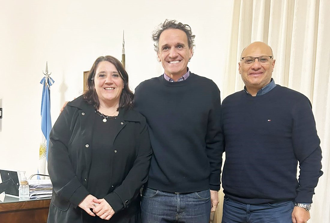 Reino y Sol Di Gerónimo participaron junto a Katopodis de la presentación de una obra energética clave para la región